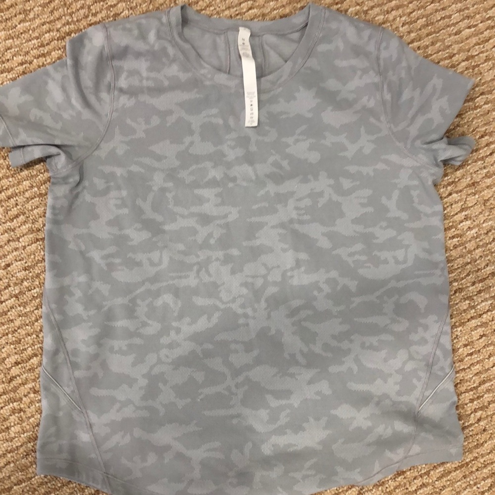 Lu LuLemon tee size 10
